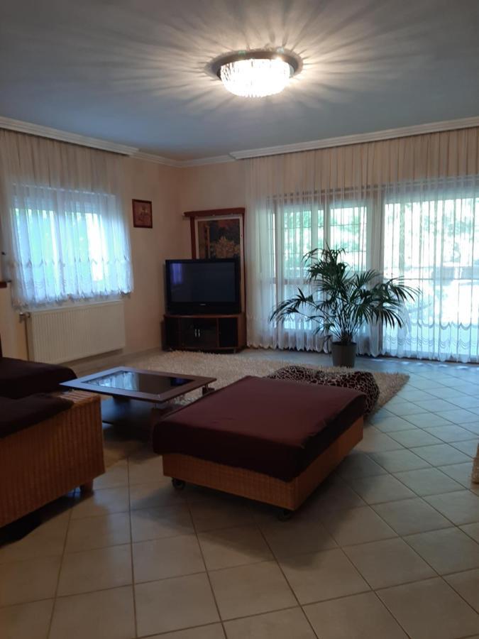 Villa Csilla Elegant House Эрд Экстерьер фото