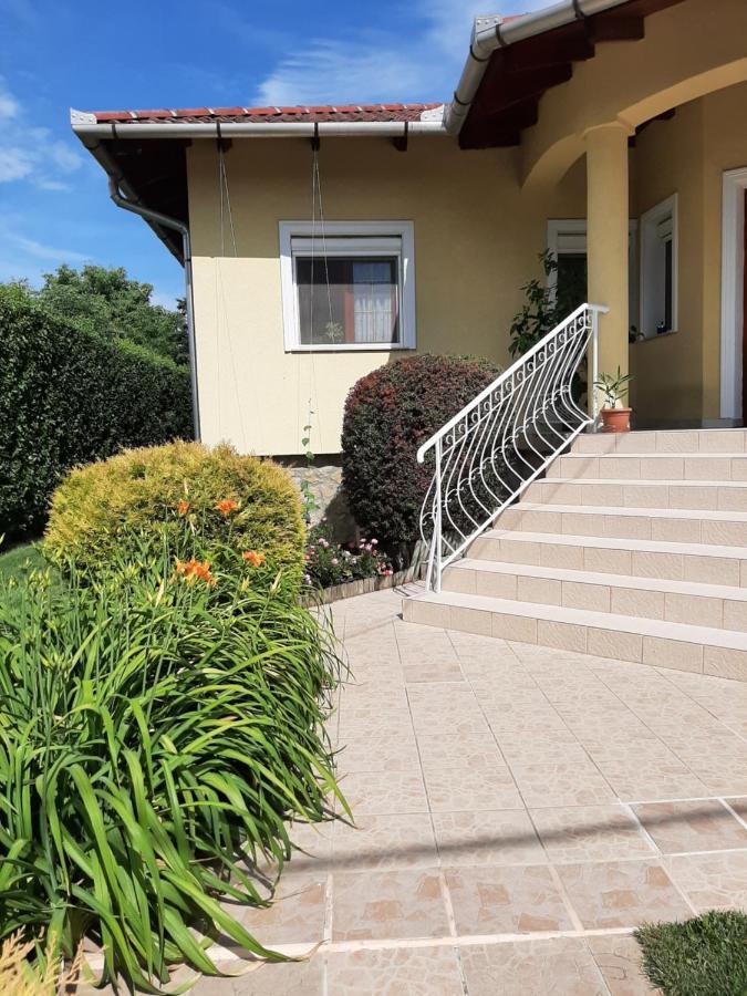 Villa Csilla Elegant House Эрд Экстерьер фото