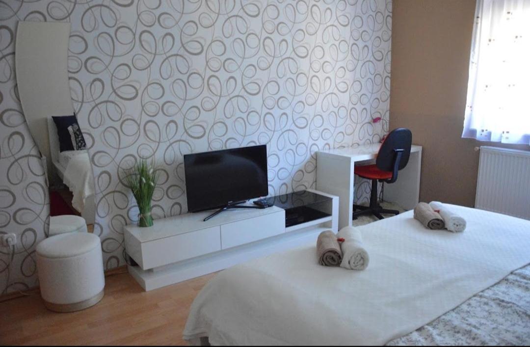 Villa Csilla Elegant House Эрд Экстерьер фото